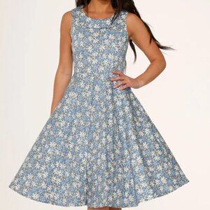 MODCLOTH Blue Daisy Floral Swing Dress